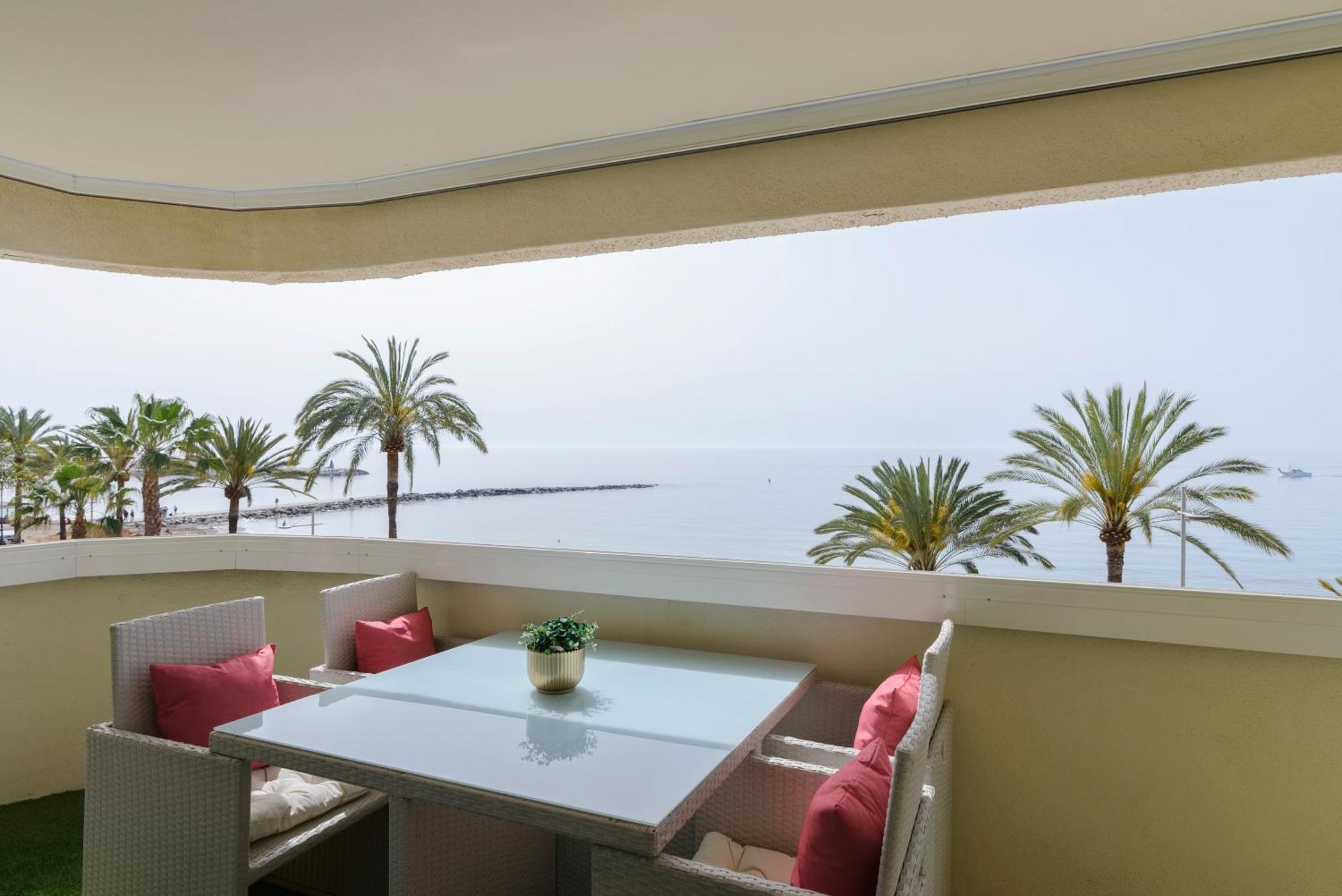 Sea Front Apartment In Marbella Center Exterior foto
